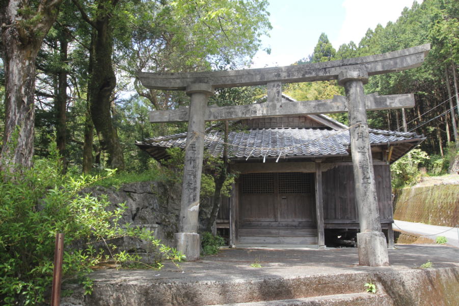 明戸岩神社